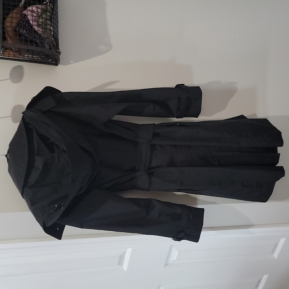 Burberry Rain Trench - Picture 2 of 3